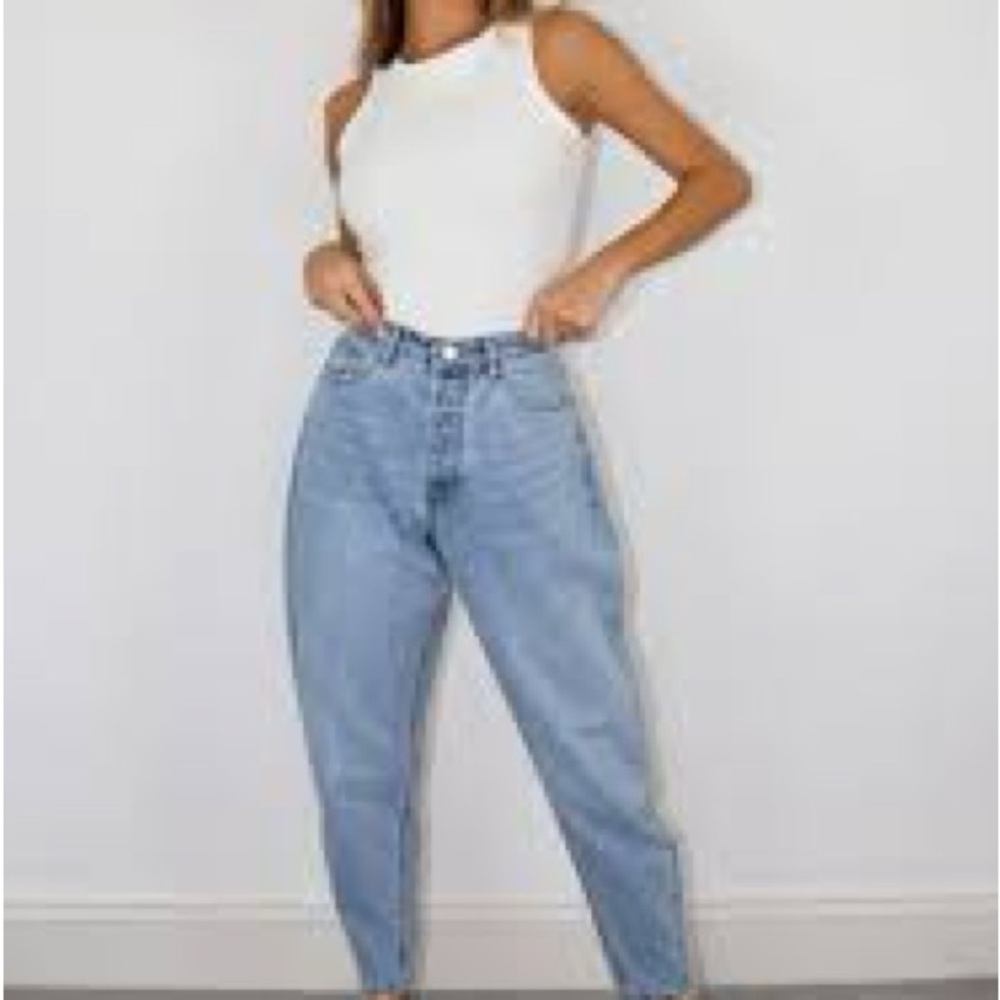 CLEAN TAPERED LEG JEAN light blue
